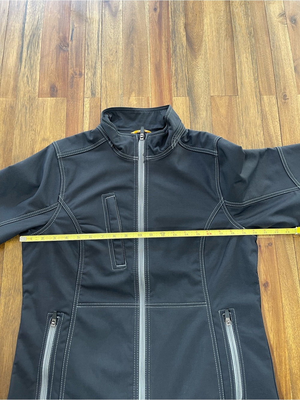 Ariat Rebar Women’s Black Utility Softshell Jacket with White Stitching - Picture 10 of 14